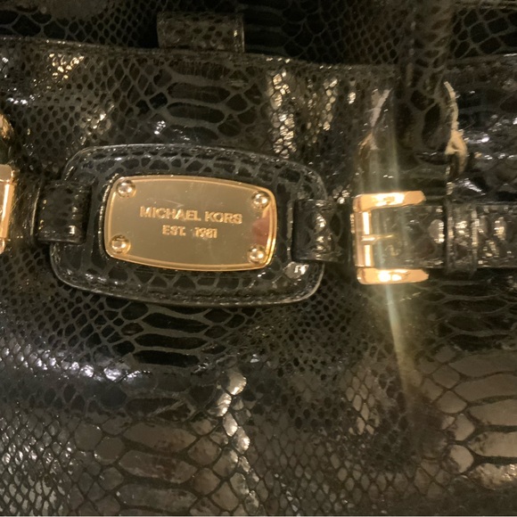 Micheal Kors Purse - Picture 2 of 9